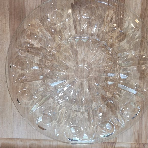Two Vintage Clear Pressed Glass 10" Serving Plates - Picture 6 of 12